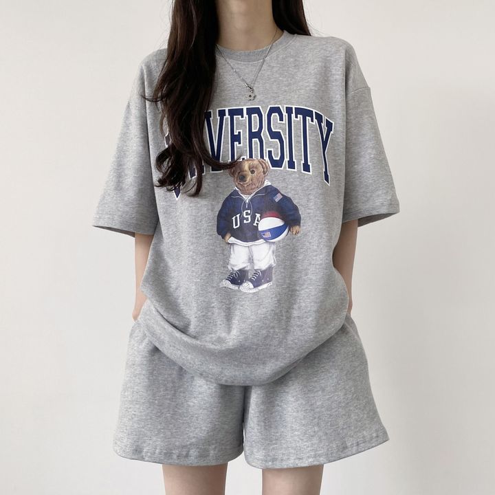 Conjunto deportivo informal de manga corta con cuello redondo y estampado de letras de oso de dibujos animados para mujer