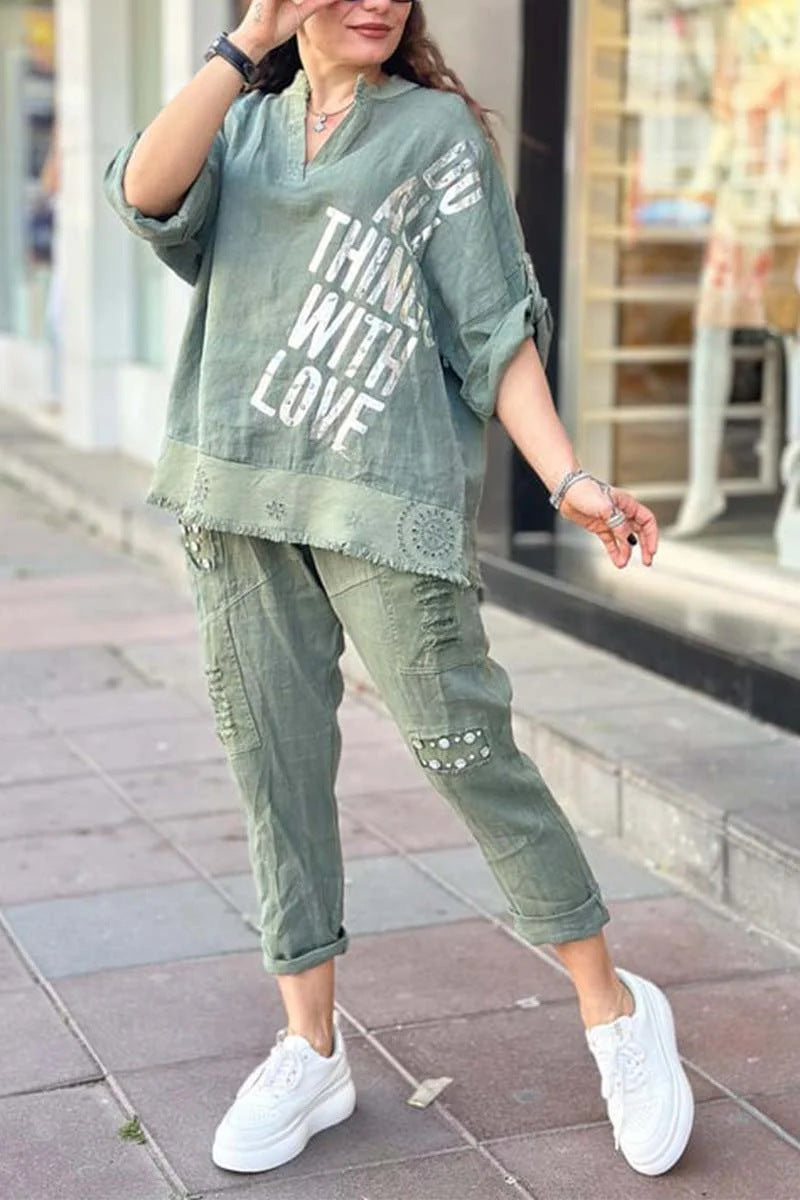 Conjunto de dos piezas de blusa y pantalones holgados con cuello en V y media manga para mujer