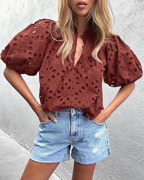 Blusa informal de verano con mangas abullonadas y cuello en V para mujer, con encaje calado y bordado