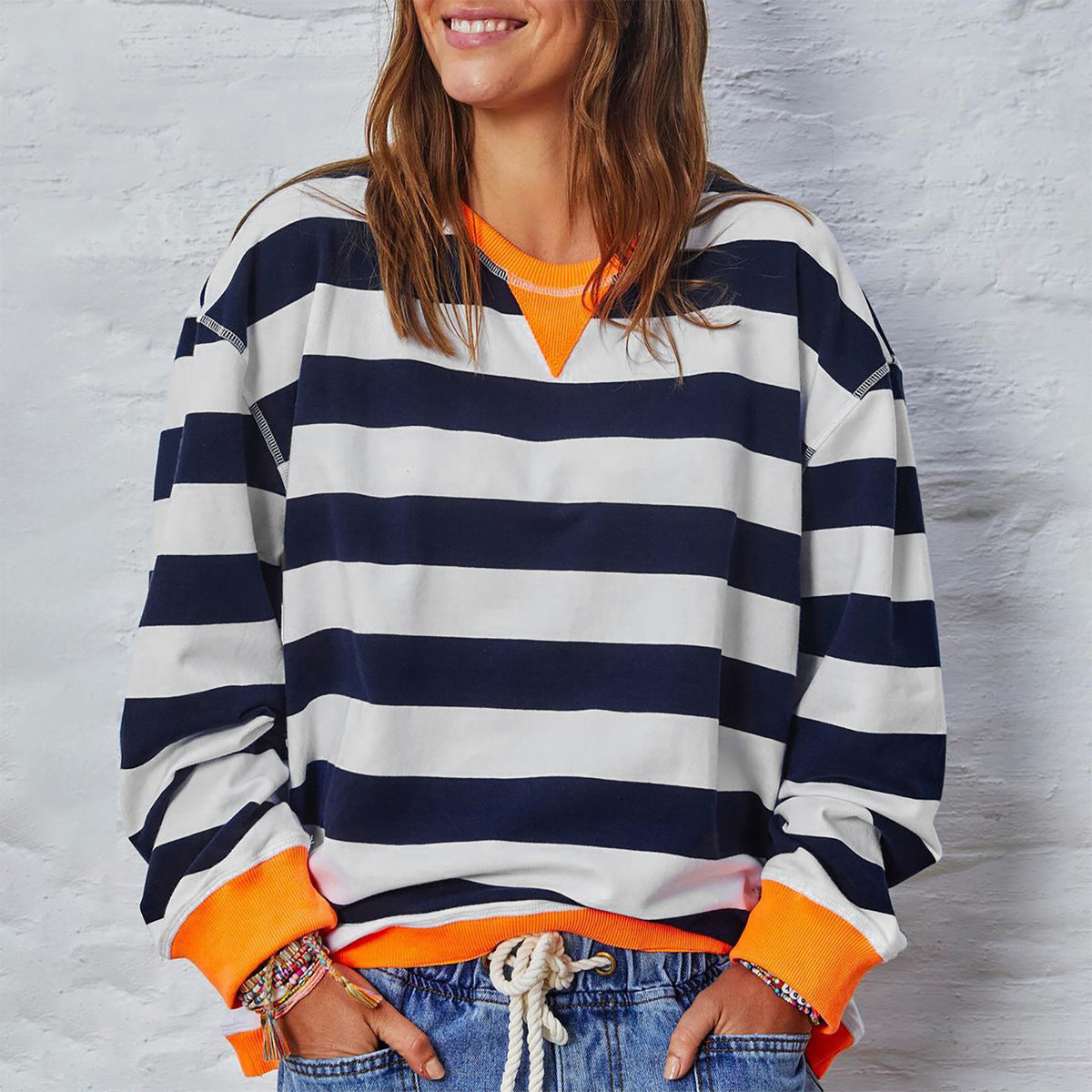 Sudadera informal holgada con cuello redondo y rayas para mujer