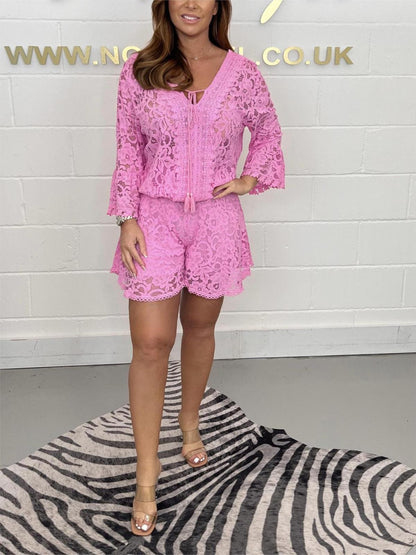 Conjunto de blusa y pantalones cortos con mangas acampanadas y encaje de color liso para mujer