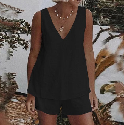 Plus Size Women Solid Color Simple Casual Vest Top And Elastic Waist Shorts Two-Piece Set