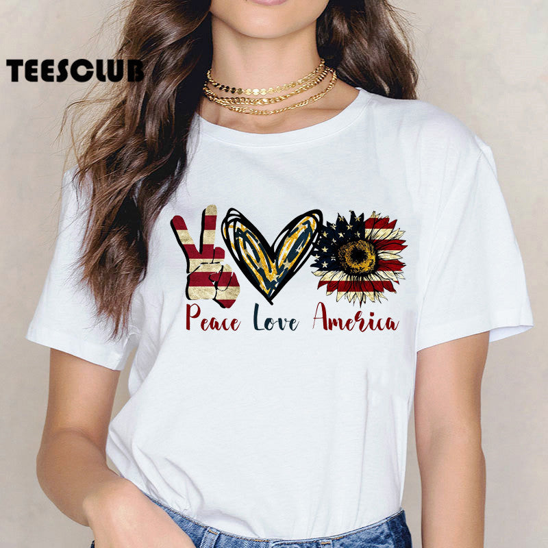 Camiseta informal para mujer con texto "Paz, amor, corazón" y "Juneteenth"