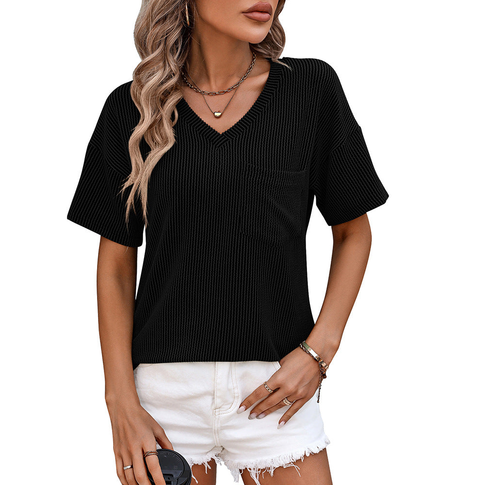 Camiseta informal de verano para mujer, con cuello en V, rayas onduladas y manga corta en blanco