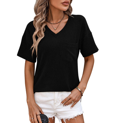 Camiseta informal de verano para mujer, con cuello en V, rayas onduladas y manga corta en blanco