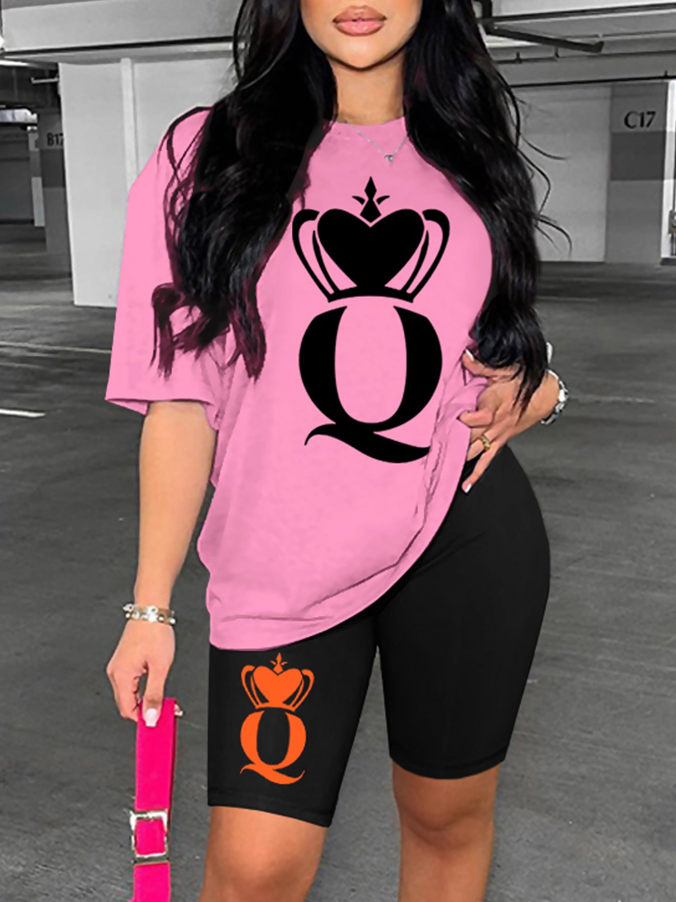 Conjunto deportivo informal de camiseta y pantalones cortos de manga corta con estampado de letras de corona para mujer