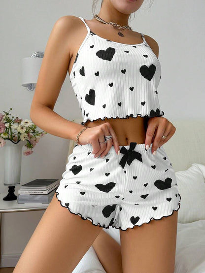 Conjunto de pijama de dos piezas con camisola y pantalones cortos holgados con estampado de amor informal a la moda para mujer