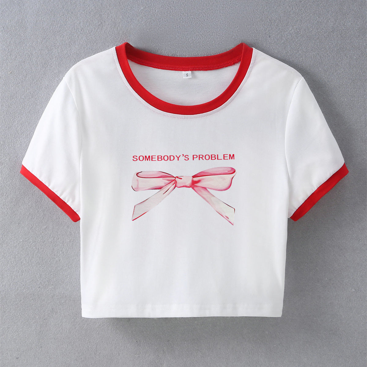 Camiseta corta de manga corta con cuello redondo y estampado de lazo informal de verano para mujer