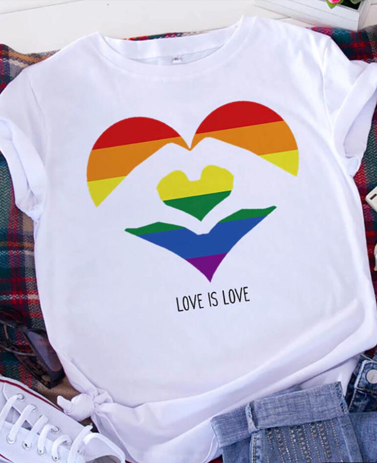 Camiseta informal de manga corta con estampado de corazón para mujer