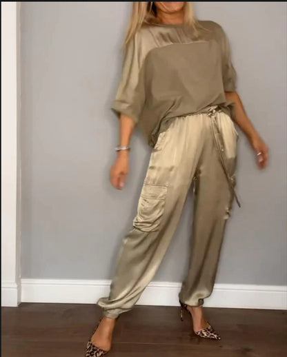 Conjunto de dos piezas de top y pantalón de manga corta de satén liso informal a la moda para mujer