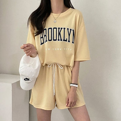 Conjunto de dos piezas de camiseta de manga corta con estampado de letras para mujer