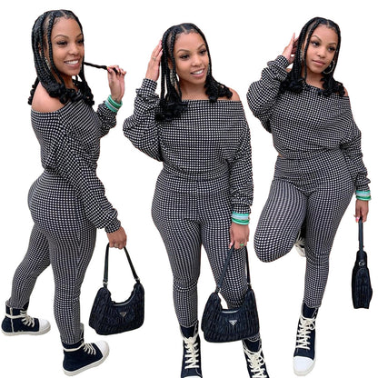 Conjunto de dos piezas de top y pantalón holgados informales de manga larga con cuello oblicuo y estampado a cuadros para mujer