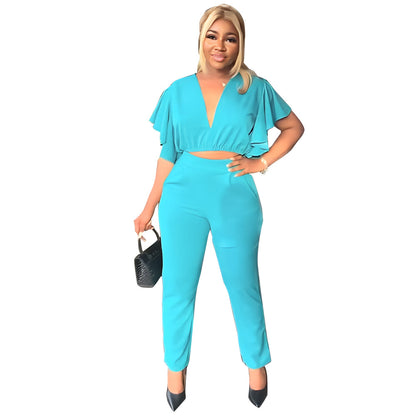 Conjunto informal de dos piezas para mujer con top corto en V profundo y pantalones rectos ajustados
