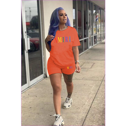 Conjunto de 2 piezas de pantalones cortos ajustados de manga corta con cuello redondo y estampado de letras de color sólido para mujer