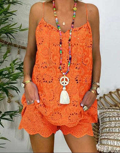 Conjunto de dos piezas con top y pantalones cortos con tirantes calados estilo bohemio informal para mujer