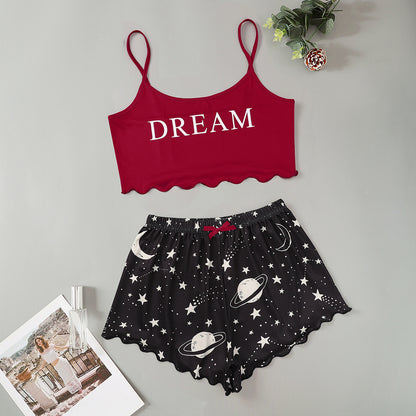 Conjunto de pijama informal atrevido con top corto sin mangas y pantalones cortos para mujer