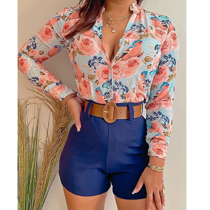 Conjunto de dos piezas de camiseta y pantalones cortos con cuello alto, estampados y manga larga para mujer