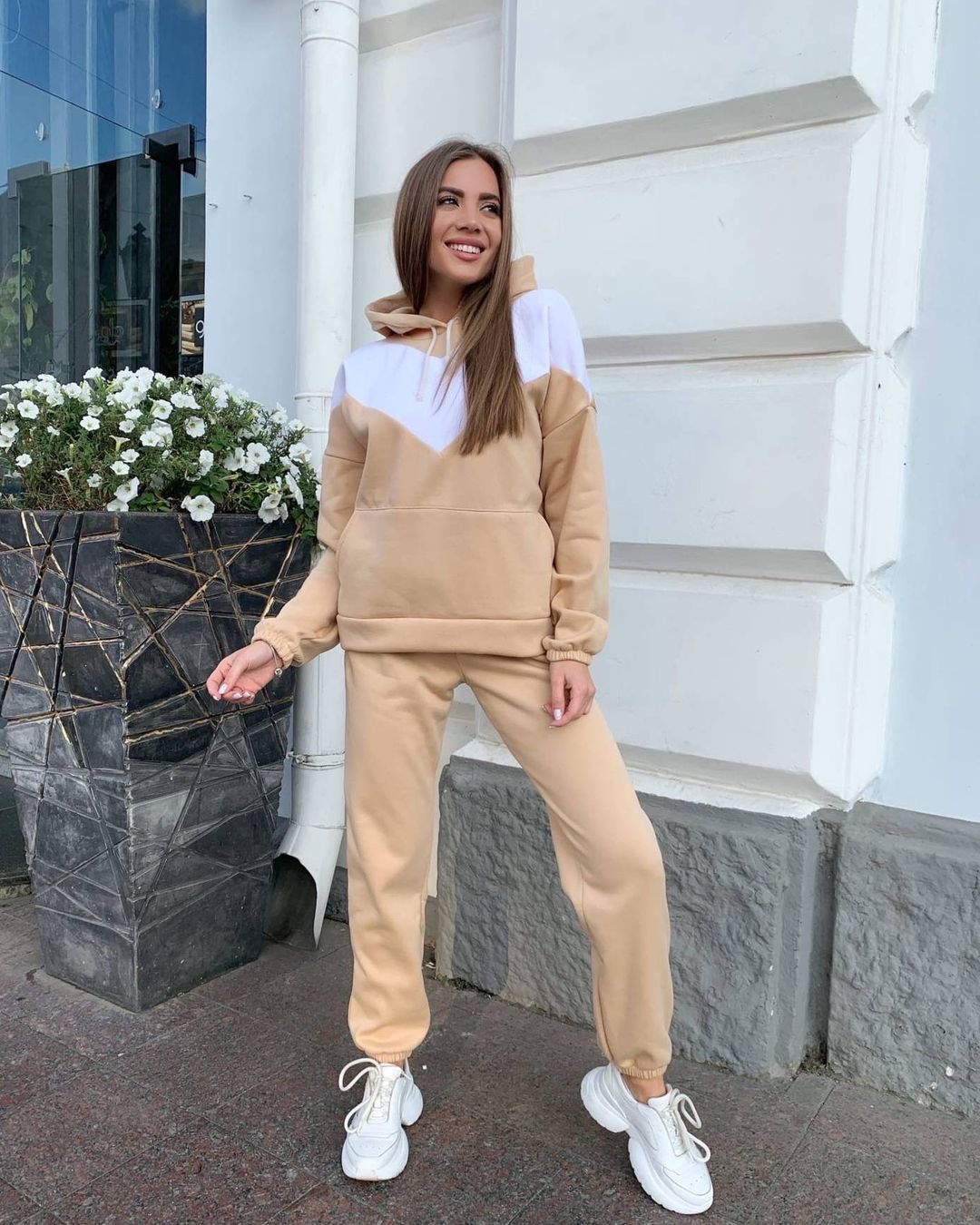 Women Casual Fashion Athleisure Color Blocking Thickened Hooded And Sweatpants Two-Piece Sports Set