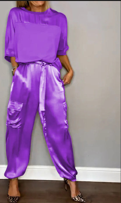 Conjunto de dos piezas de top y pantalón de manga corta de satén liso informal a la moda para mujer