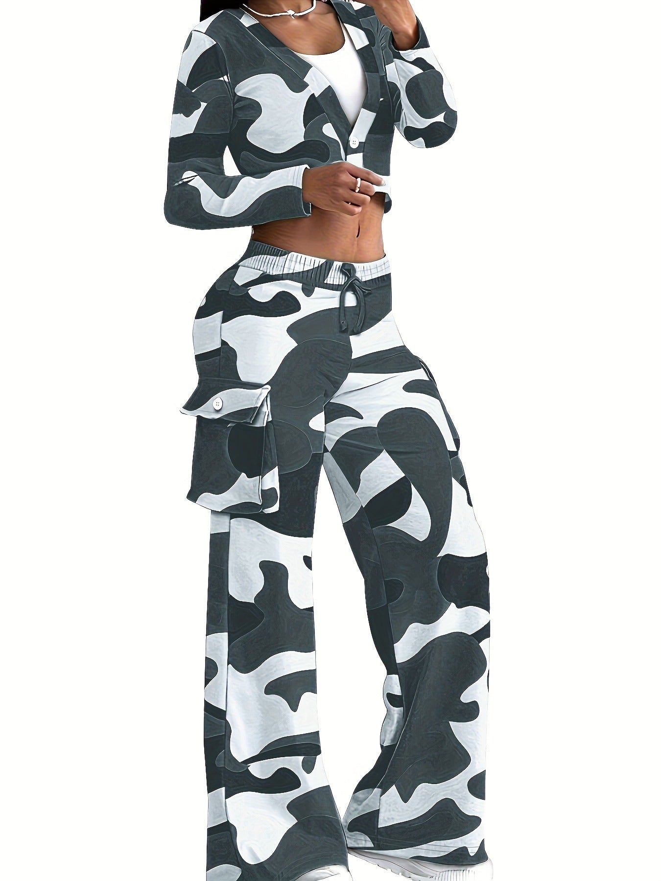 Conjunto de dos piezas de top corto de manga larga con estampado de camuflaje informal para mujer