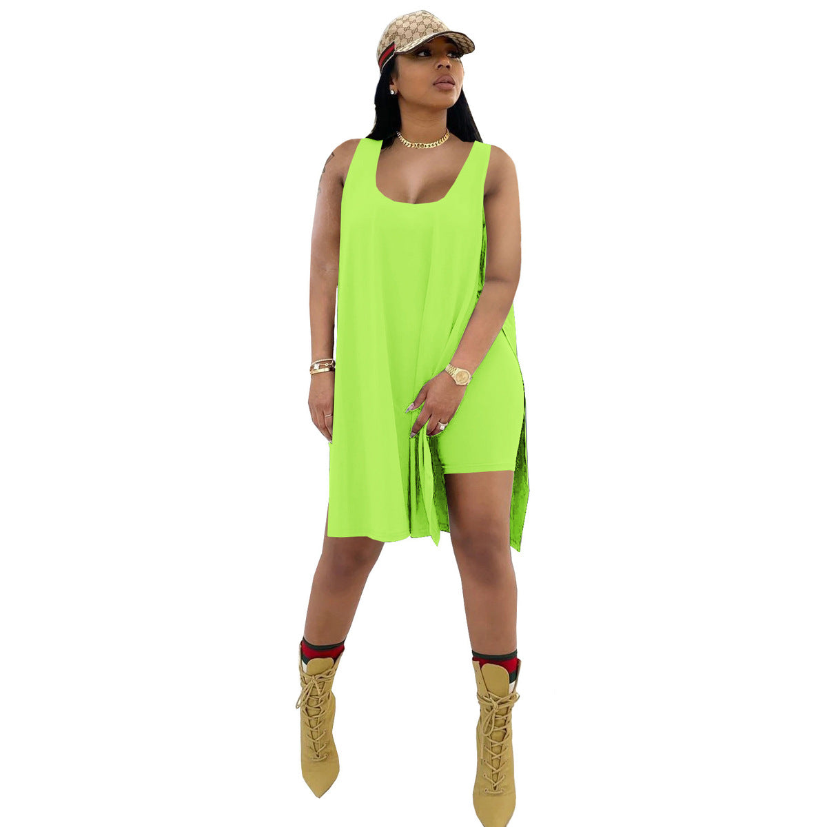 Conjunto de dos piezas de camiseta sin mangas holgada y pantalones cortos ajustados de color liso para mujer