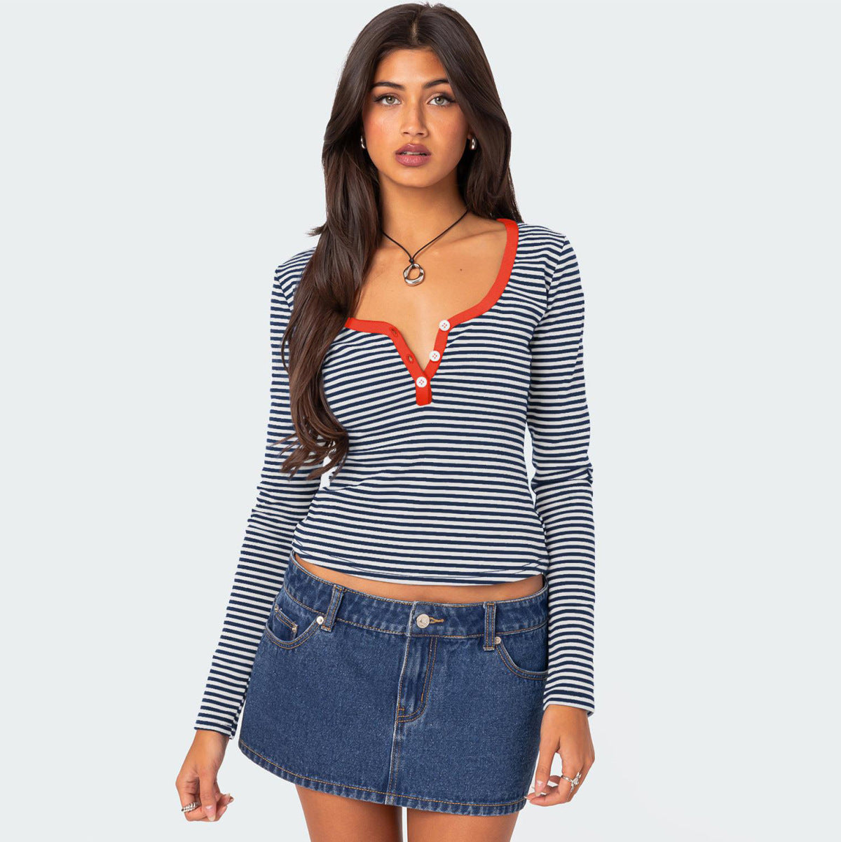 Camiseta informal de manga larga a rayas con cuello en V para mujer