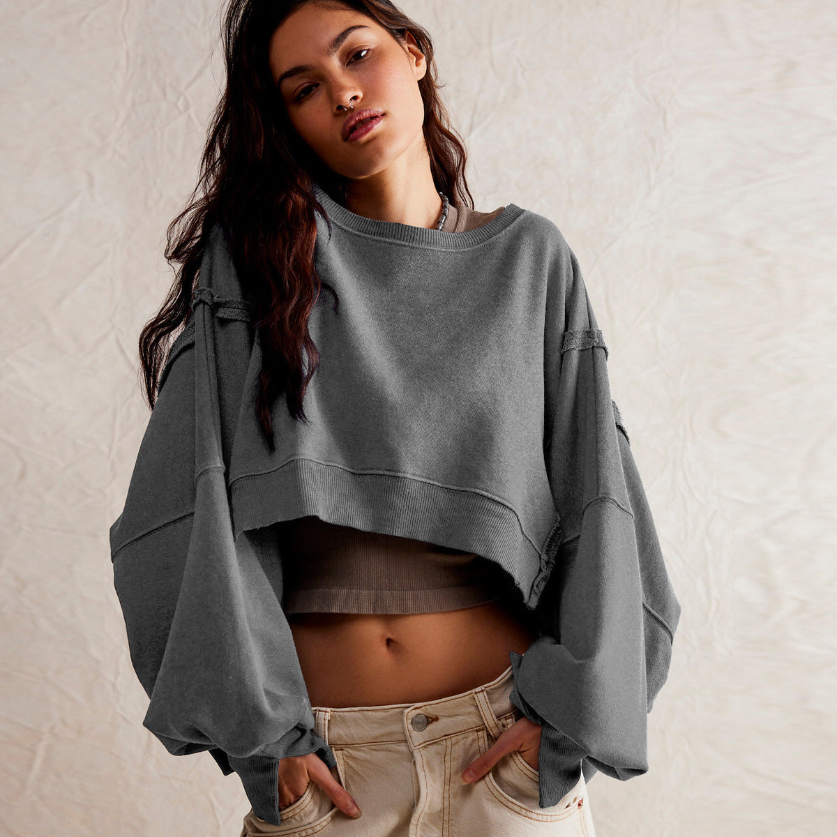 Sudadera corta informal de manga larga con cuello redondo y color liso para mujer