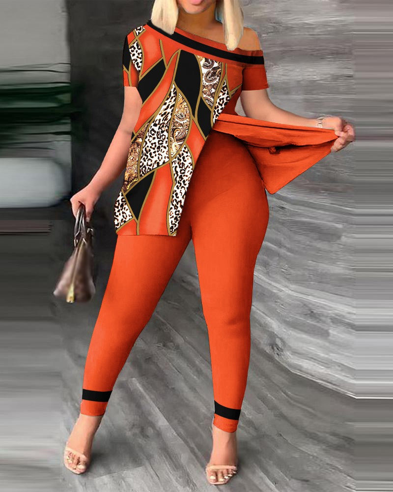 Conjunto de dos piezas con top y pantalones ajustados y escote barco con estampado de leopardo para mujer
