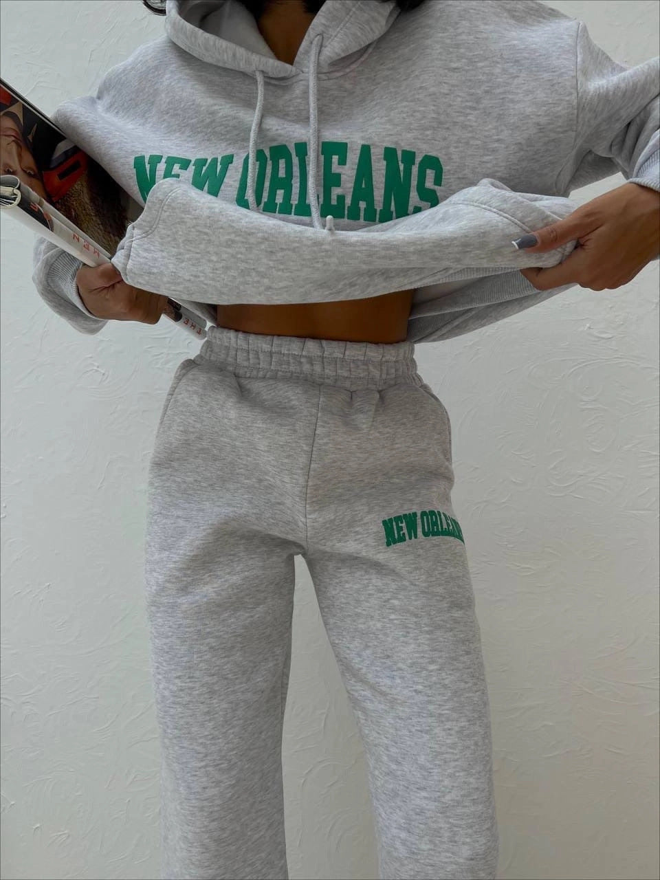 Conjunto deportivo informal de moda para mujer, con capucha y pantalones de chándal, estampado de letras y nombre de ciudad y bolsillo