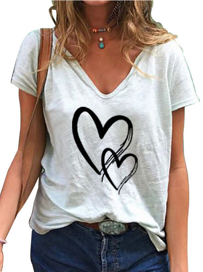 Camiseta informal de manga corta con cuello en V y estampado de corazón para mujer