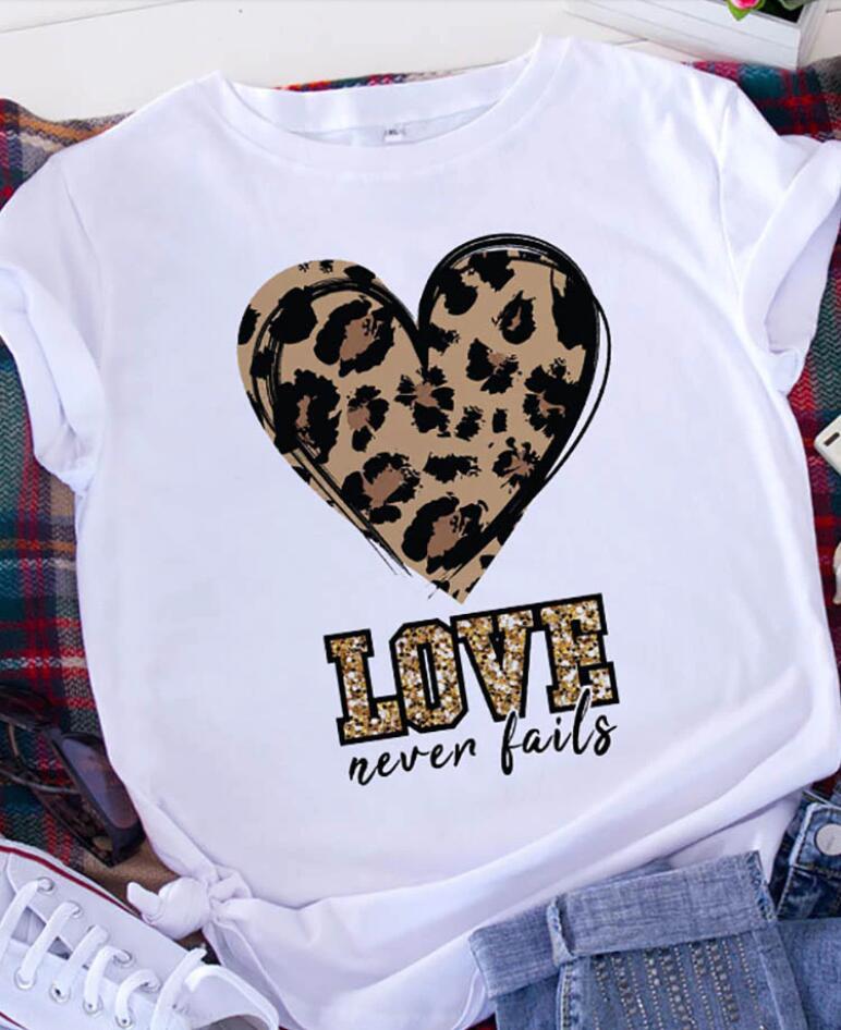 Camiseta informal de manga corta con estampado de corazón para mujer