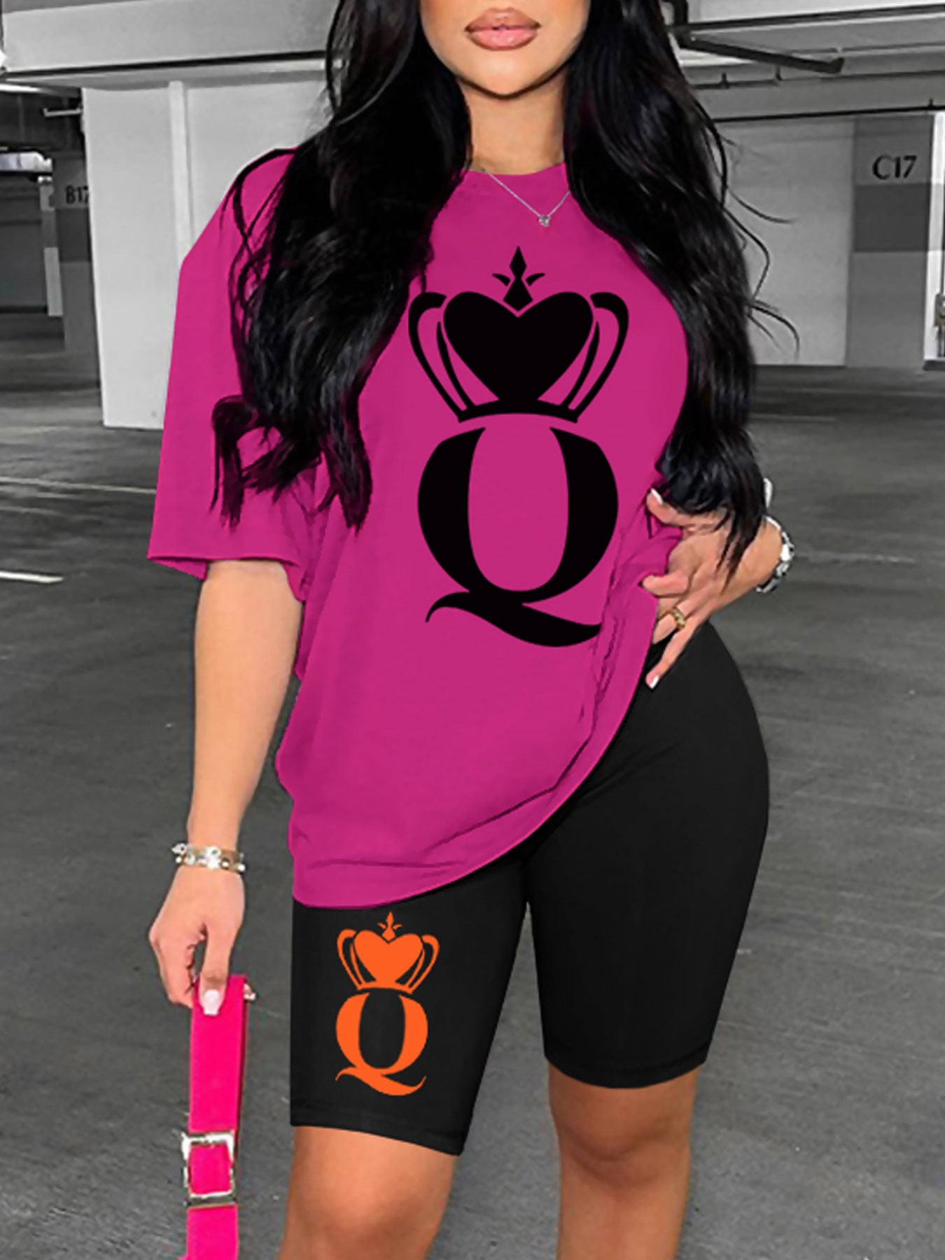Conjunto deportivo informal de camiseta y pantalones cortos de manga corta con estampado de letras de corona para mujer