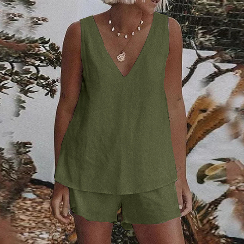 Plus Size Women Solid Color Simple Casual Vest Top And Elastic Waist Shorts Two-Piece Set