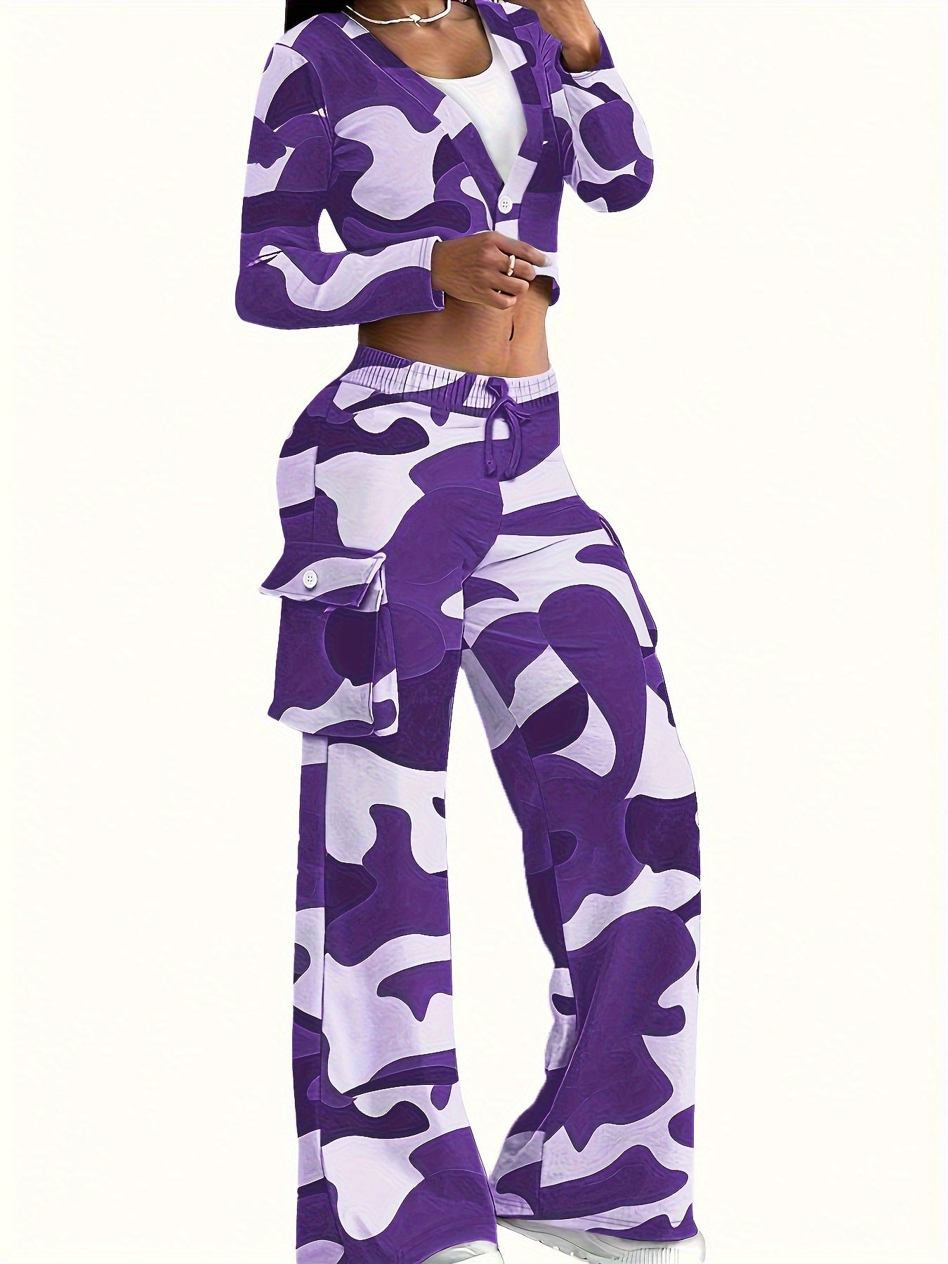 Conjunto de dos piezas de top corto de manga larga con estampado de camuflaje informal para mujer