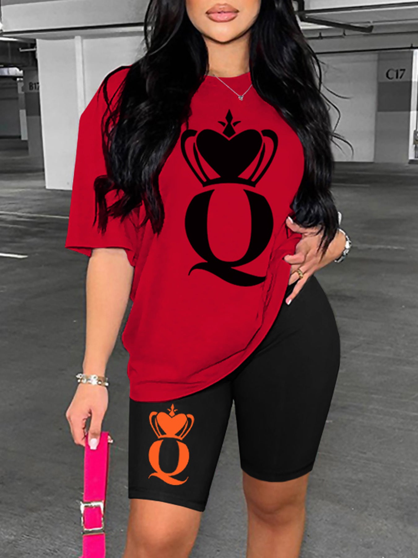 Conjunto deportivo informal de camiseta y pantalones cortos de manga corta con estampado de letras de corona para mujer