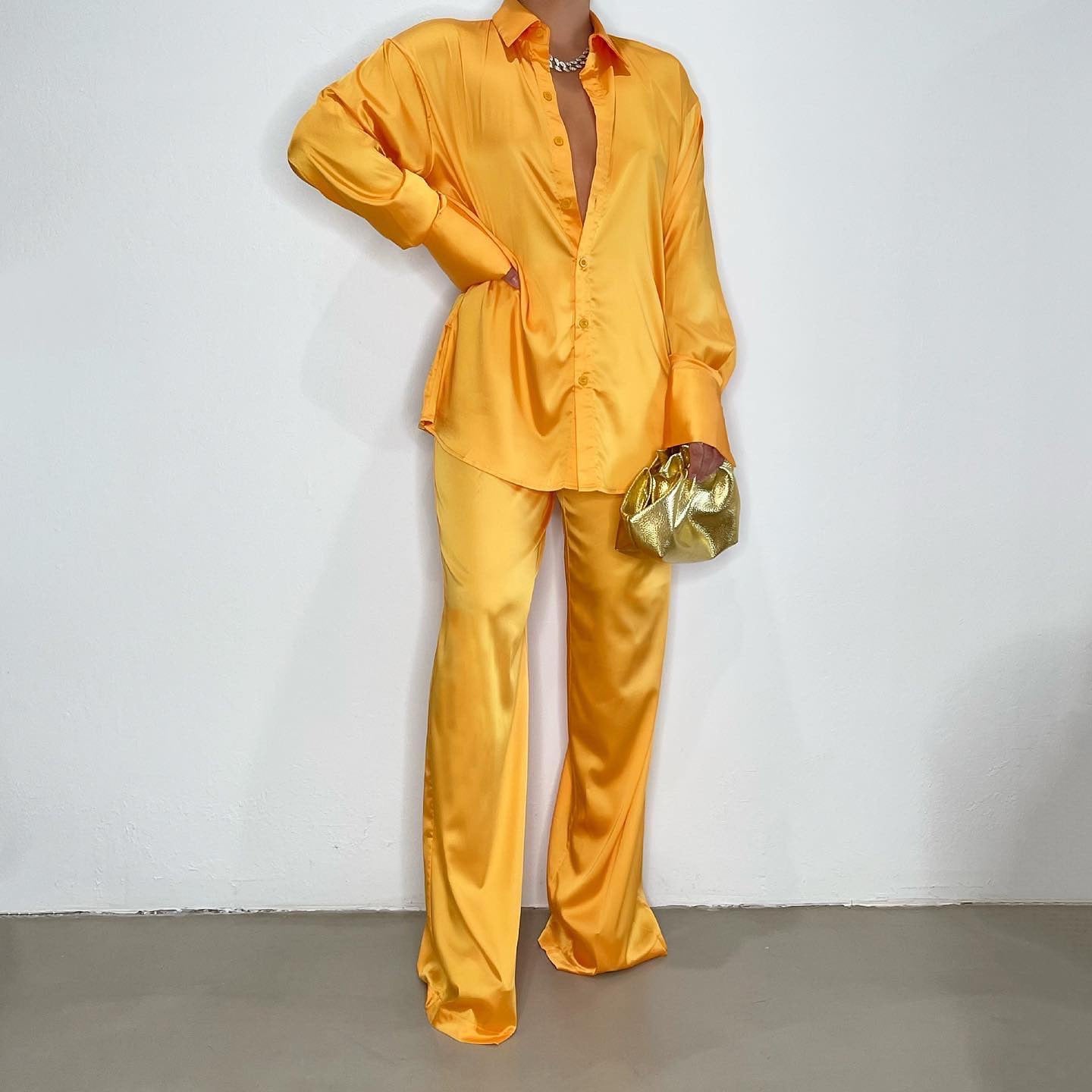 Conjunto de camisa y pantalón de manga larga holgado informal de satén multicolor para mujer