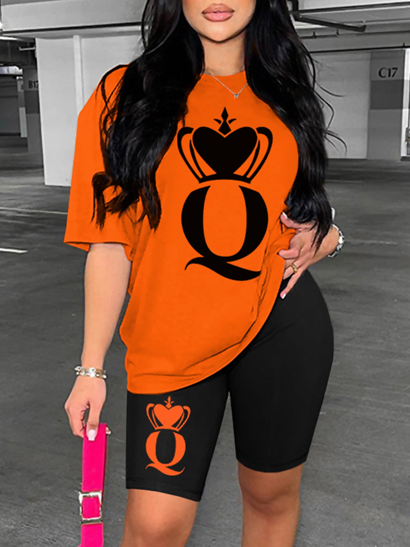 Conjunto deportivo informal de camiseta y pantalones cortos de manga corta con estampado de letras de corona para mujer