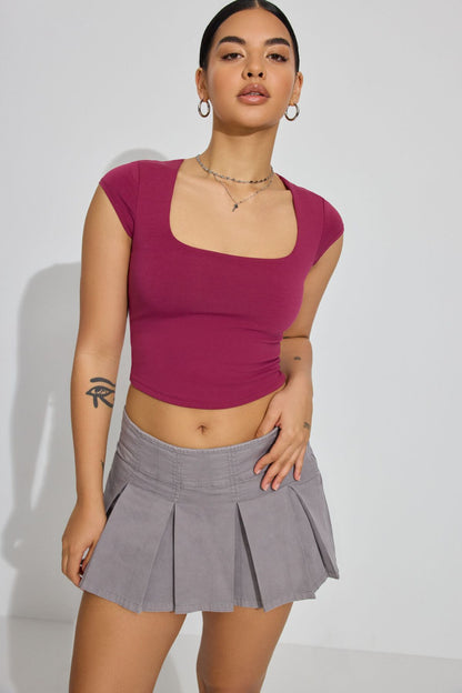 Top corto informal ajustado con cuello cuadrado a la moda para mujer