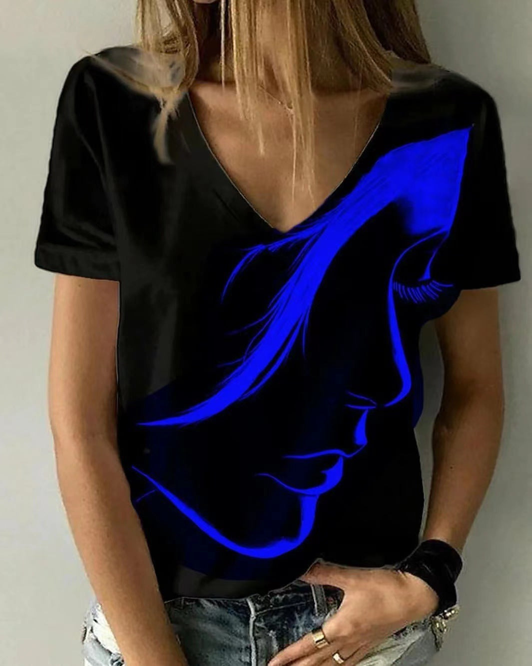 Camiseta básica de verano con cuello en V y estampado 3D de personajes informales para mujer