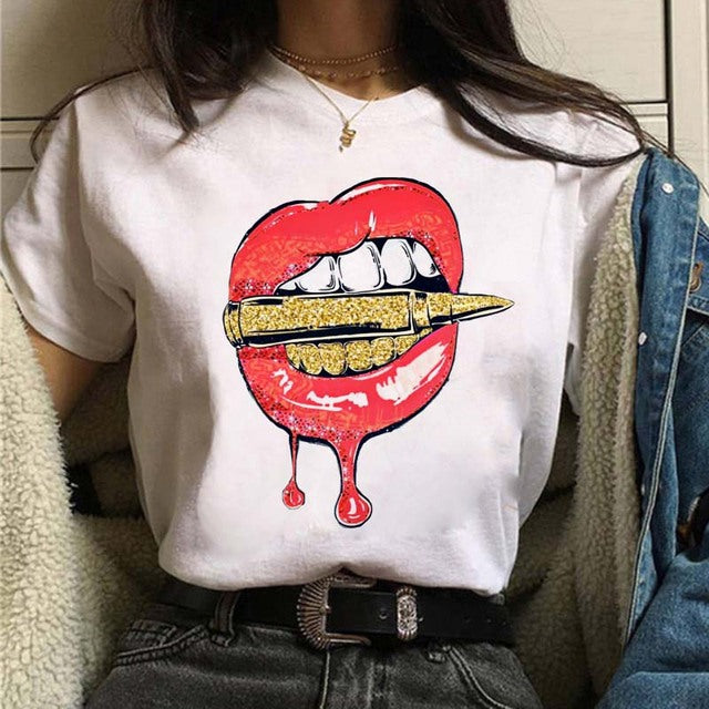 Camiseta informal de manga corta con estampado de labios para mujer