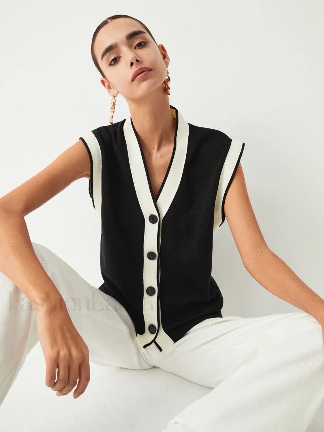 Contrast Trim Graceful Sweater Vest