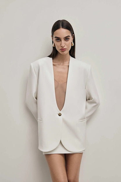 Solid Fitted Single-Breasted Regular Shoulder Blazer