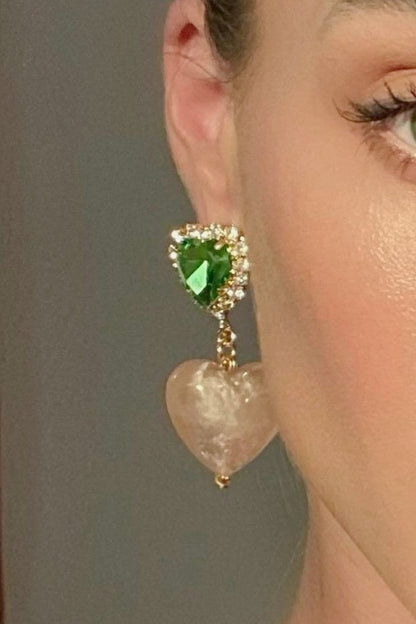 Pendientes colgantes con corazón de diamante en contraste