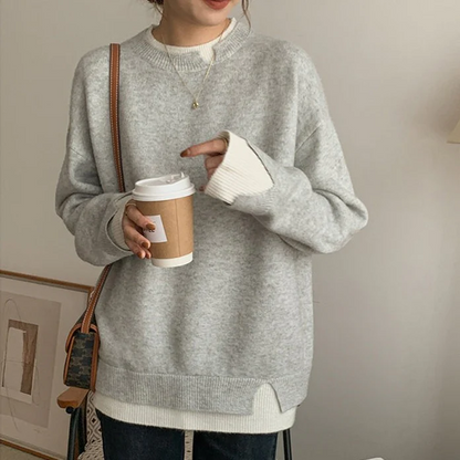 Jersey de punto oversize con aberturas para mujer, moderno, en gris y blanco | Ideal para otoño/invierno