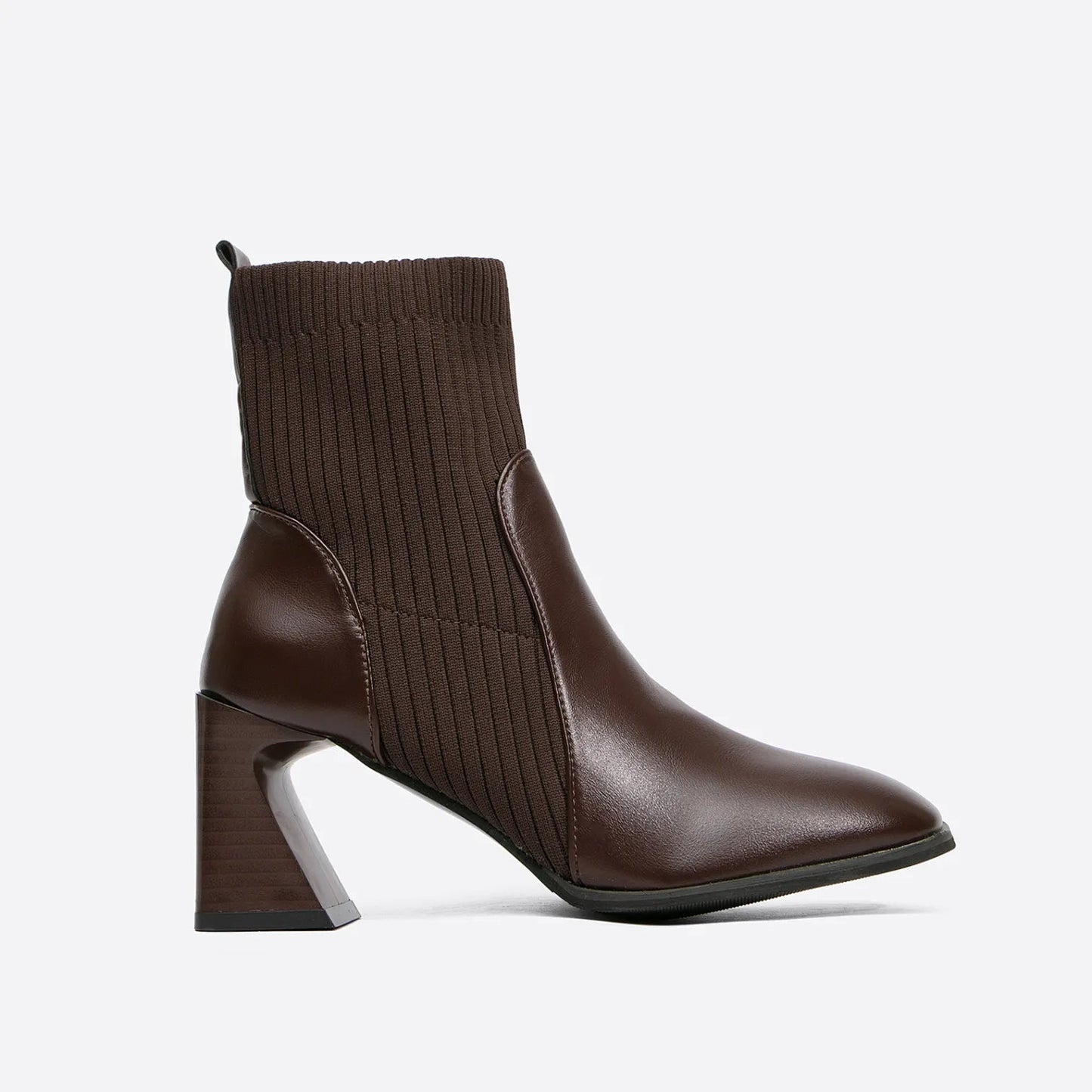 Vegan Smooth Chelsea Boots with Heel for Women | Ideal for Everyday Wear