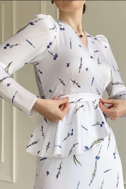 Conjunto de blusa cruzada con cordones y falda larga Eileen con estampado floral