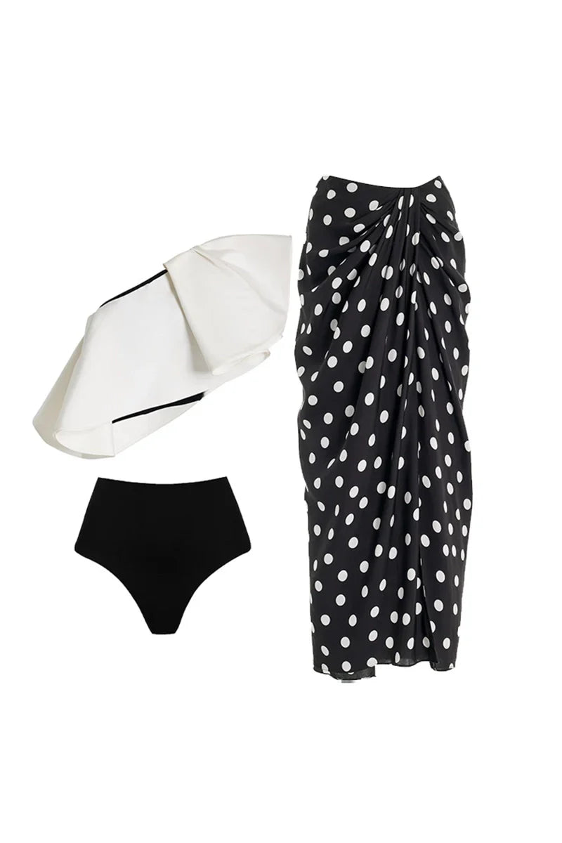 Conjunto de bikini con falda cruzada de lunares