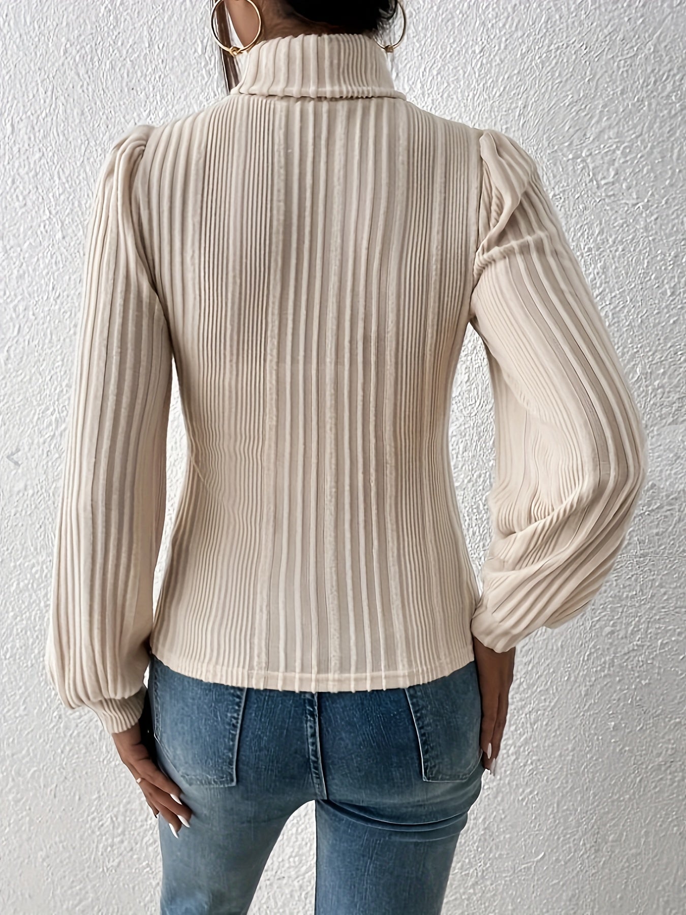 Elegante jersey de cuello alto acanalado beige para mujer | Ideal para otoño/invierno