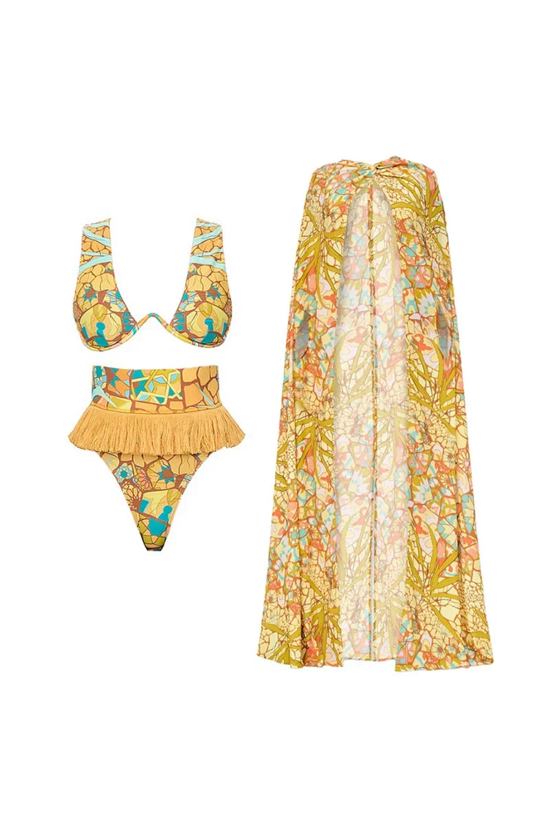 Conjunto de bikini con estampado tribal y borlas bohemias