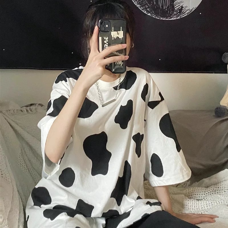 Cute Cow Anime Print Oversized Loose Short Sleeve T-shirt Punk Goth Aesthetic Casual Summer E-Girl Kawaii Korean Japanese Harajuku Streetwear